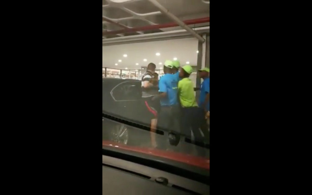 WATCH: White man assaults black woman at Ilanga Mall
