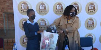 Mandela Day: Busi Shiba puts smile on Dlomodlomo learners Mandela Day: Busi Shiba puts smile on Dlomodlomo learners